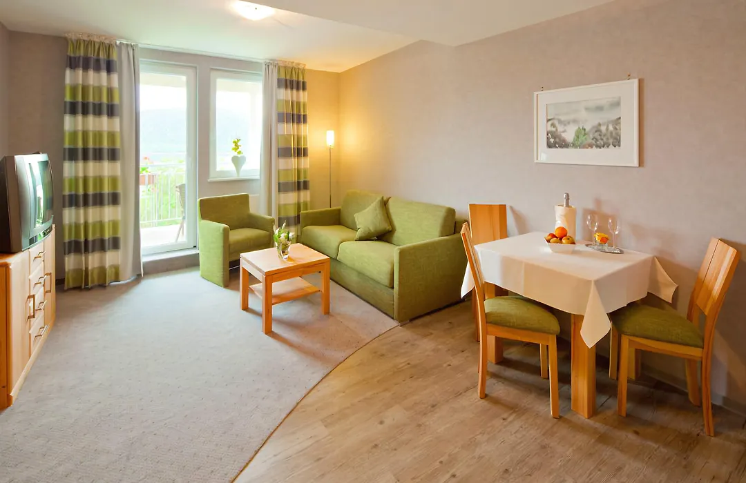 PlusNaturHotel direkt am Ederseeufer Waldhotel Wiesemann und Ferienapartments-1