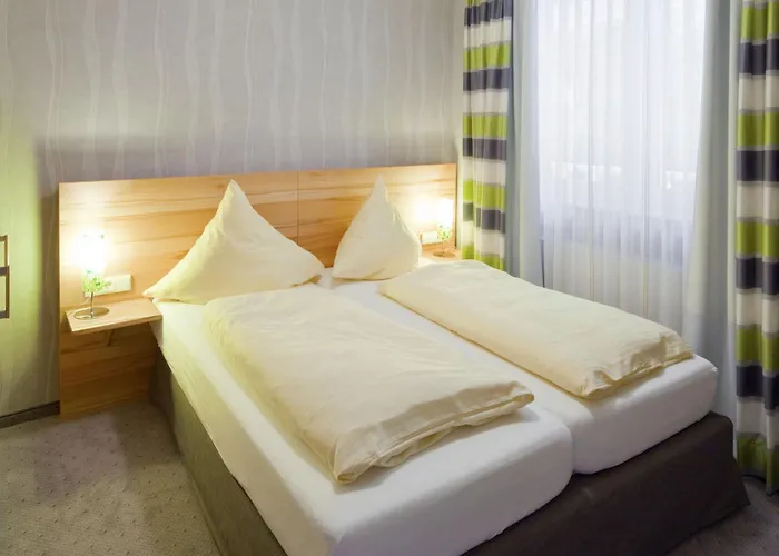 PlusNaturHotel direkt am Ederseeufer Waldhotel Wiesemann und Ferienapartments